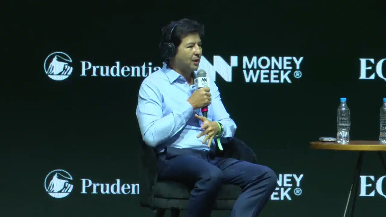 Brasil não basta mais para a vida do investidor, diz Roberto Lee na Money Week