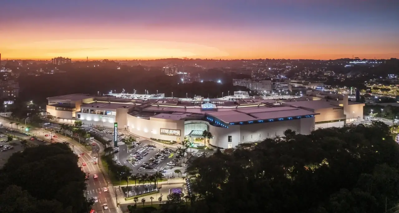 TRXF11 compra 9,33% do ParkShopping Barigui por R$ 250 milhões