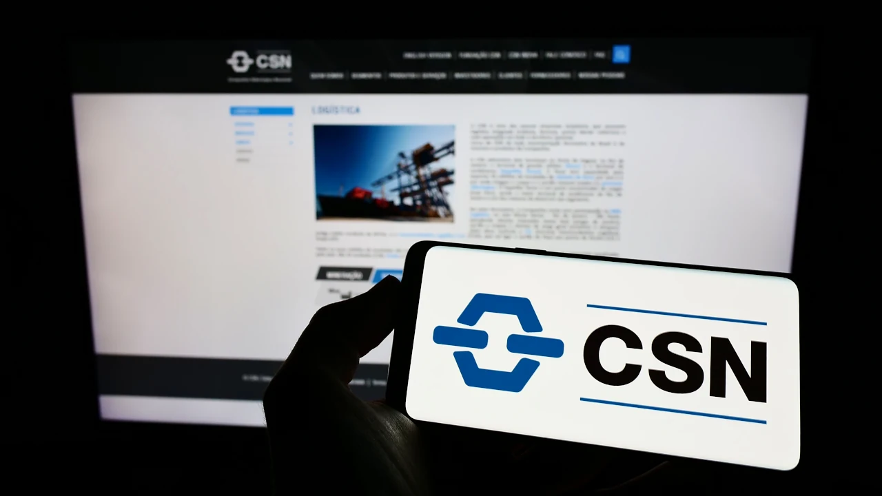 Logo da CSN em tela de celular para CSN Cimentos