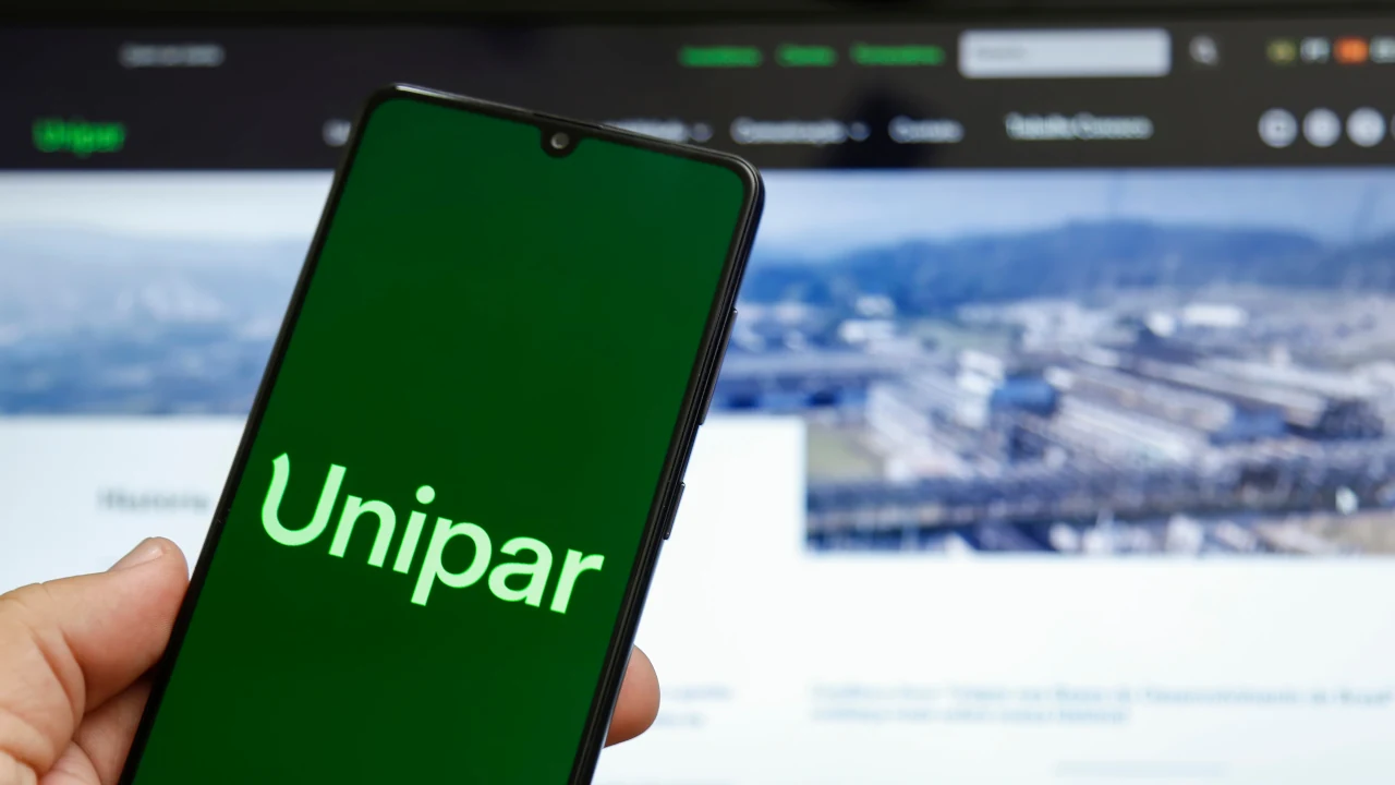 Logo da Unipar em tela de celular