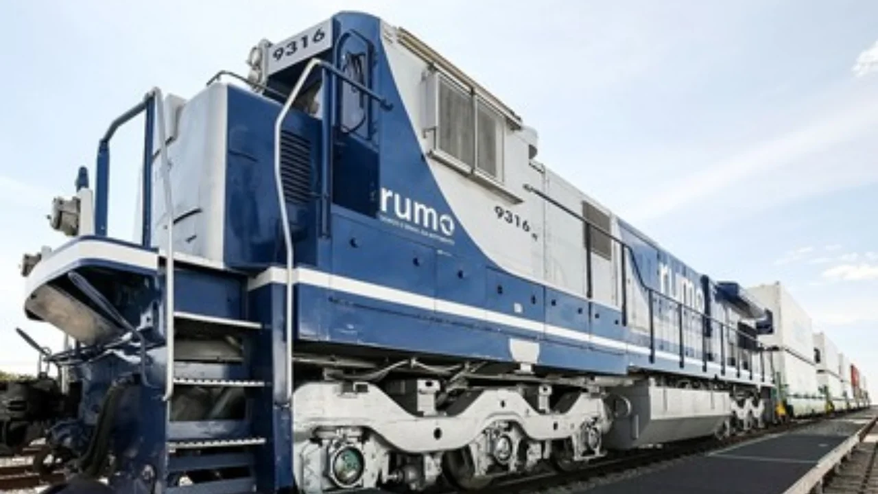 Rumo (RAIL3) abre apuração interna após ser citada em operação sobre ICMS