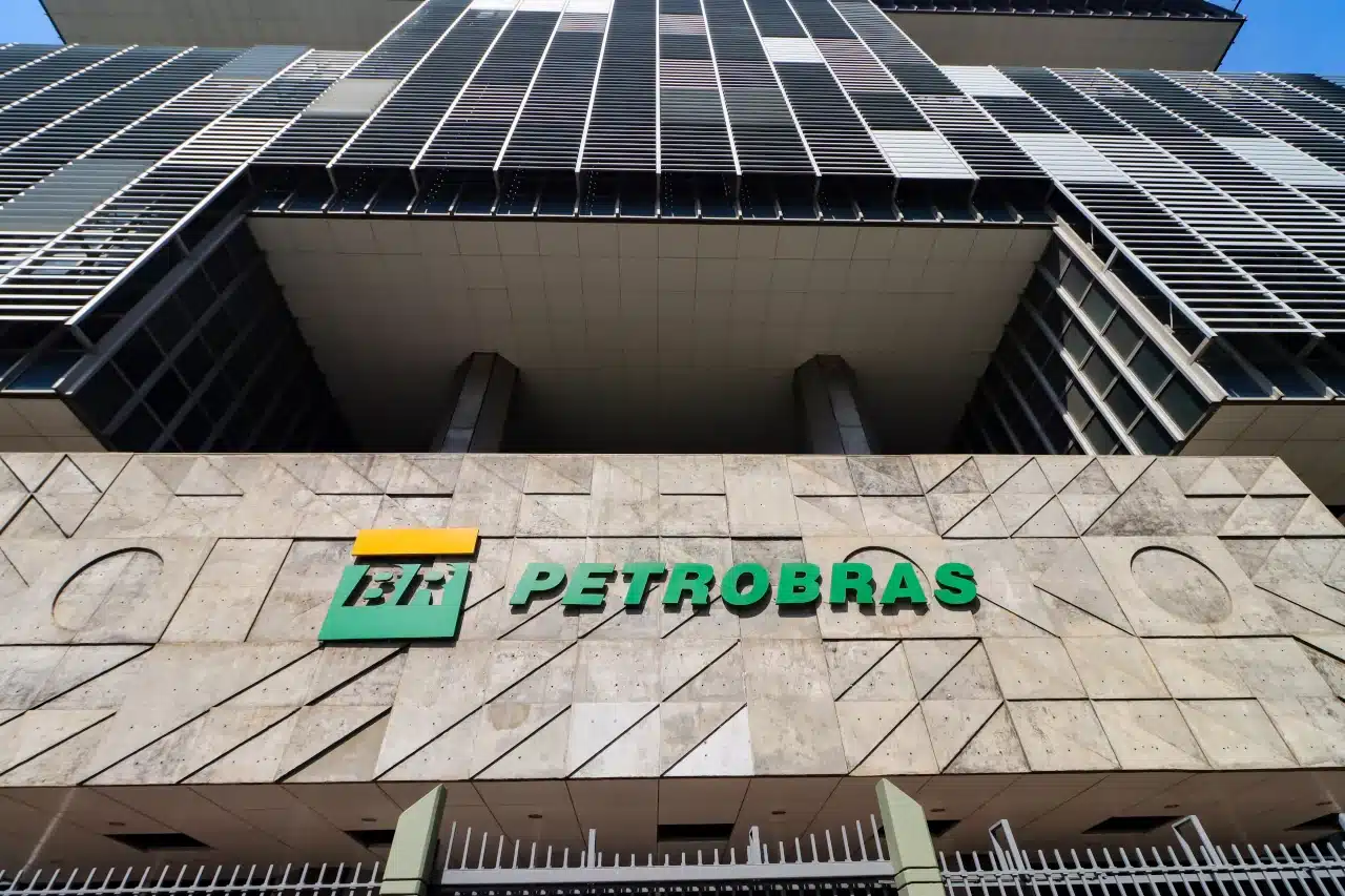 Petrobras avalia reajustes nos preços da gasolina e do diesel após eleição