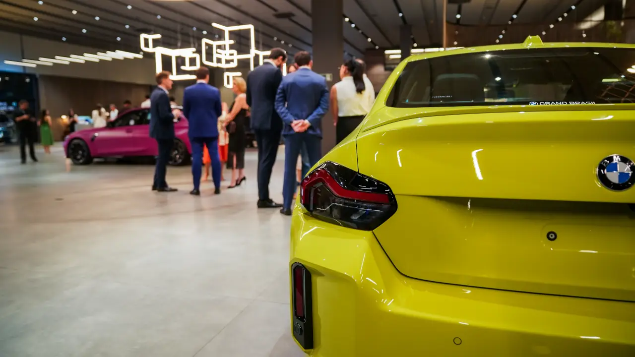 BMW e EQI Investimentos