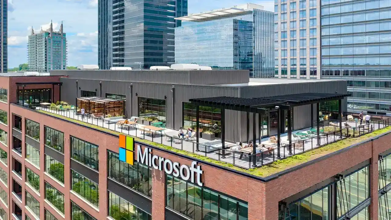 Microsoft lucra US$ 36,6 bi no 1º trimestre fiscal de 2027, alta de 32%