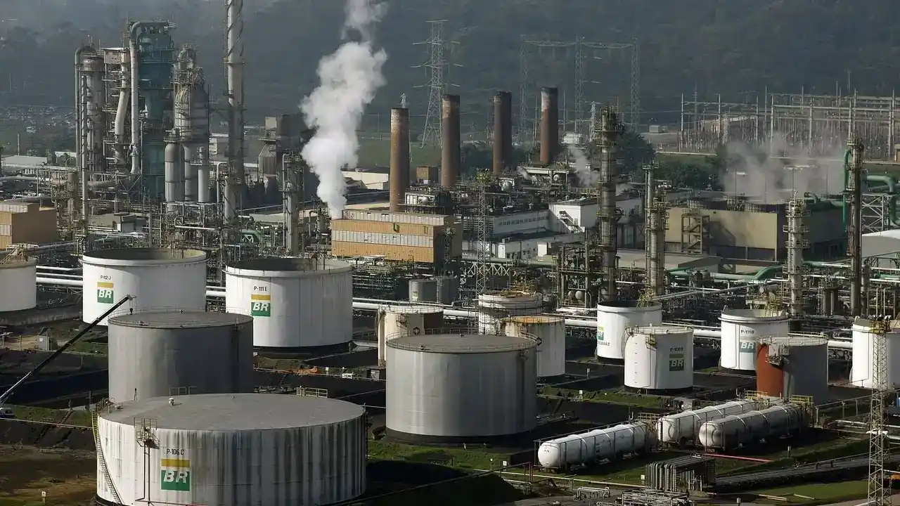 Goldman Sachs: fim de incentivo pode levar Petrobras a subir diesel em 50% após a eleição