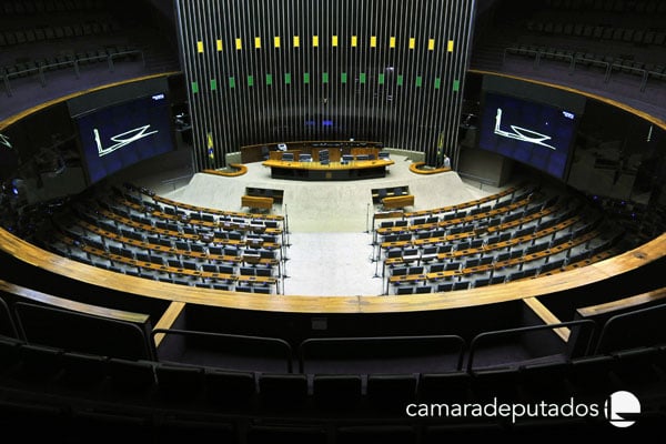 PEC paralela da reforma da Previdência “trava” na Câmara e pode ficar para 2020