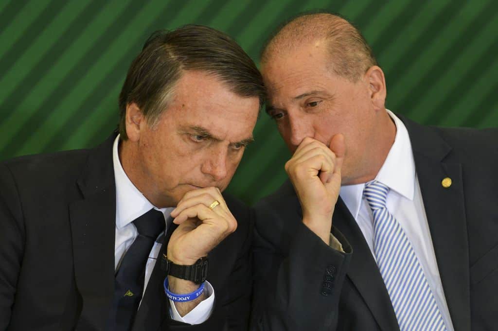 Jornal diz que Bolsonaro planeja reforma ministerial em 2020, mas presidente nega