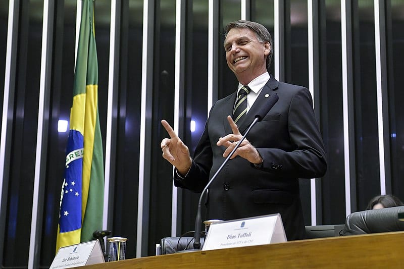 Bolsonaro tenta reduzir críticas à área social com incentivo ao Bolsa Família
