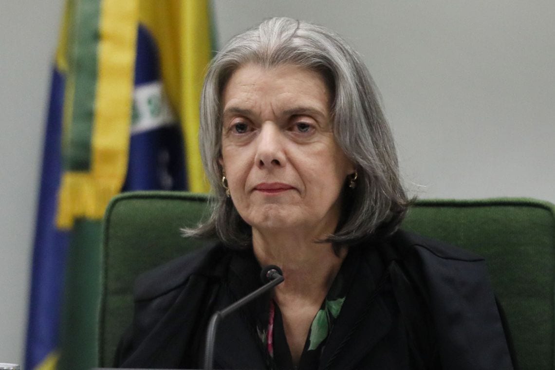 Ministra Cármen Lúcia determina que TRF-4 solte presos por condenação em 2ª instância