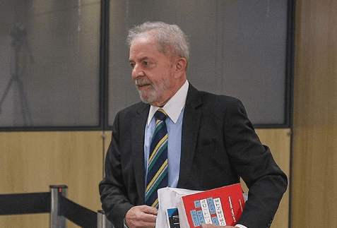 Ex-presidente Lula deixa a cadeia após decisão do STF; veja o impacto nos seus investimentos