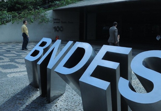 BNDES protocola pedido para oferta de até R$ 23 bi em ações da Petrobras (PETR3 PETR4)