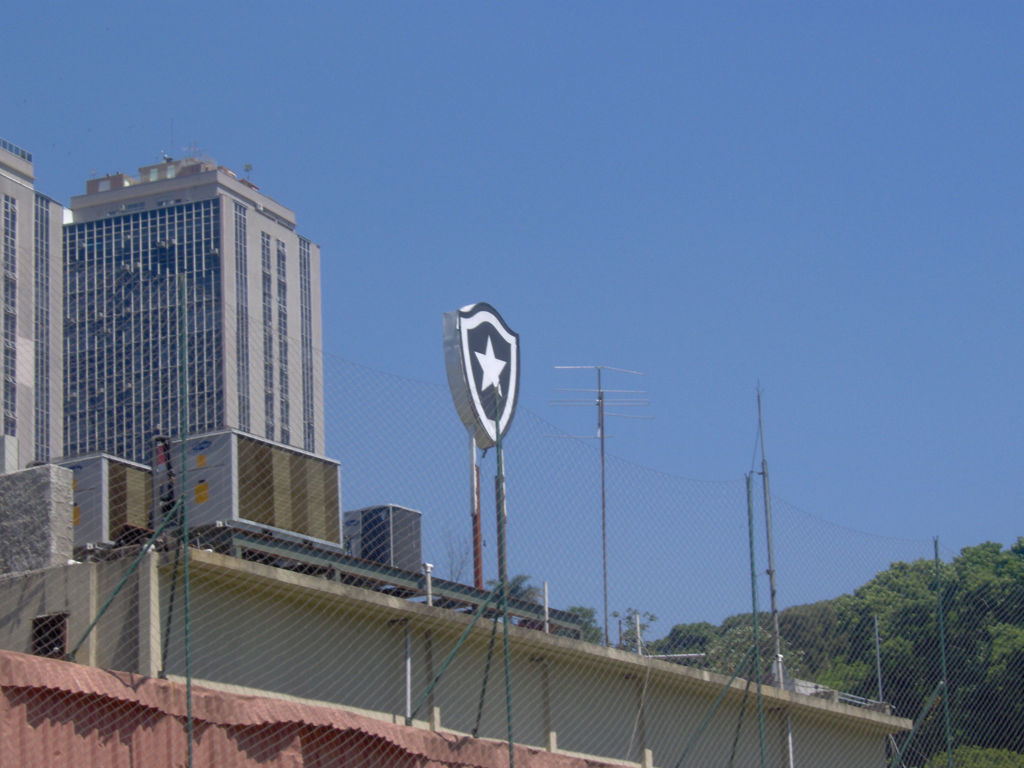 Com dívida bilionária, Botafogo está perto de virar empresa, diz Valor Econômico