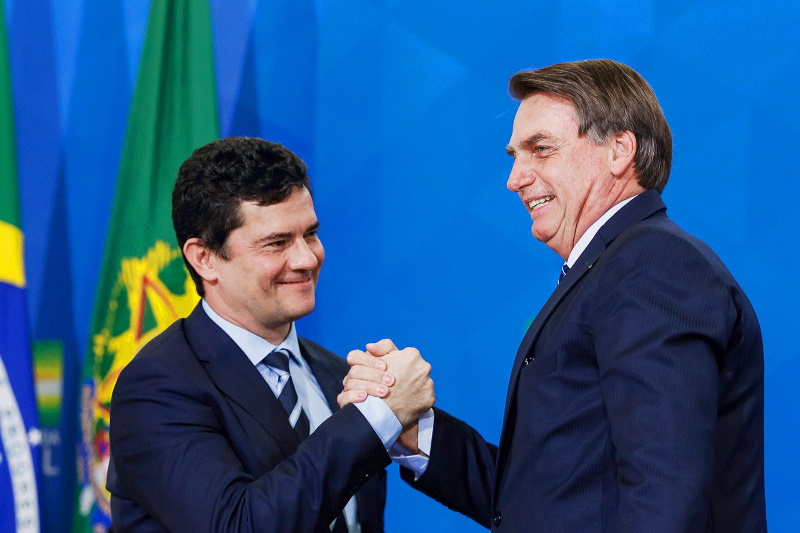 Bolsonaro volta atrás sobre ministério, mas mantém “fritura” de Moro