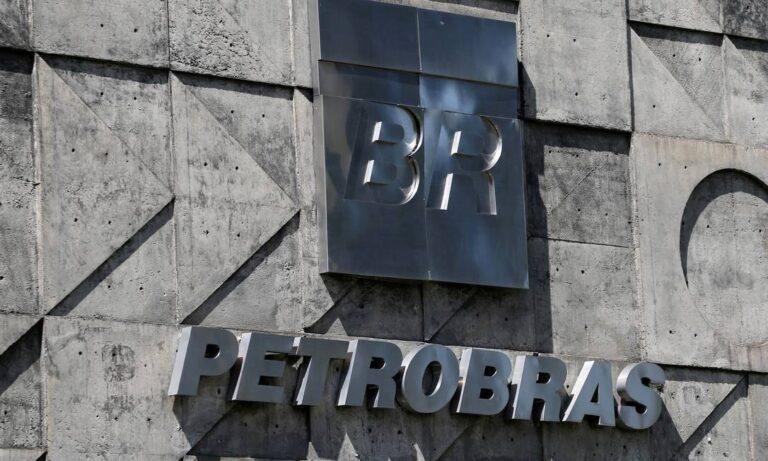 Petrobras (PETR3; PETR4) reduz o preço da gasolina