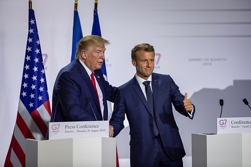 Macron e Trump acertam pausa na disputa por imposto digital