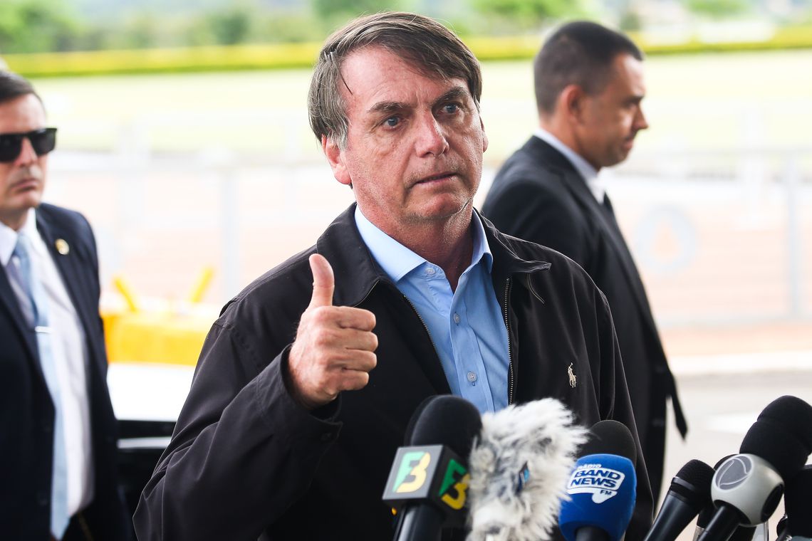Bolsonaro afirma que equipe econômica do Brasil irá ajudar Argentina