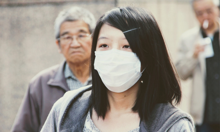 Coronavírus: número de novos casos cai na China; Londres registra o primeiro caso