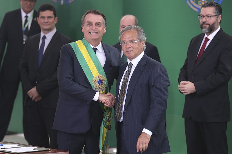 Economistas avaliam que medidas do governo para a crise foram tímidas