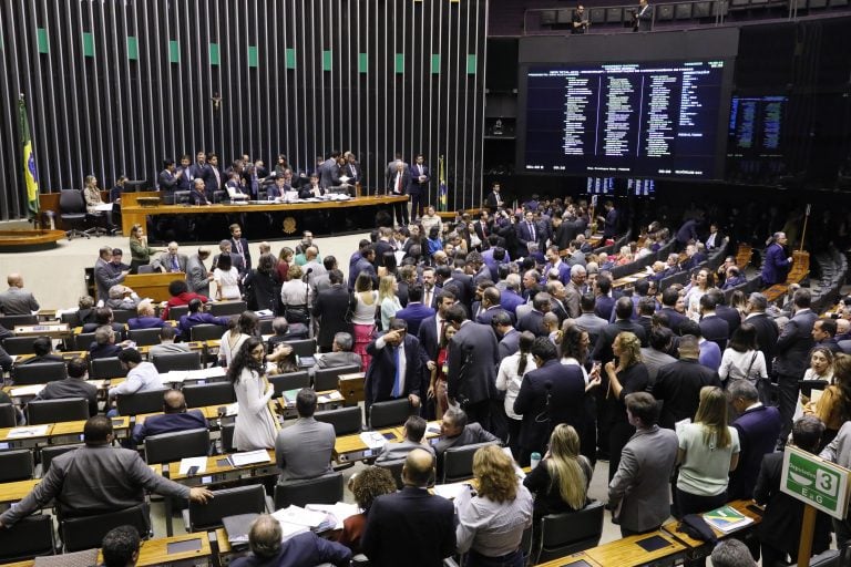 Congresso veta isenção de imposto sobre importação de equipamentos solares
