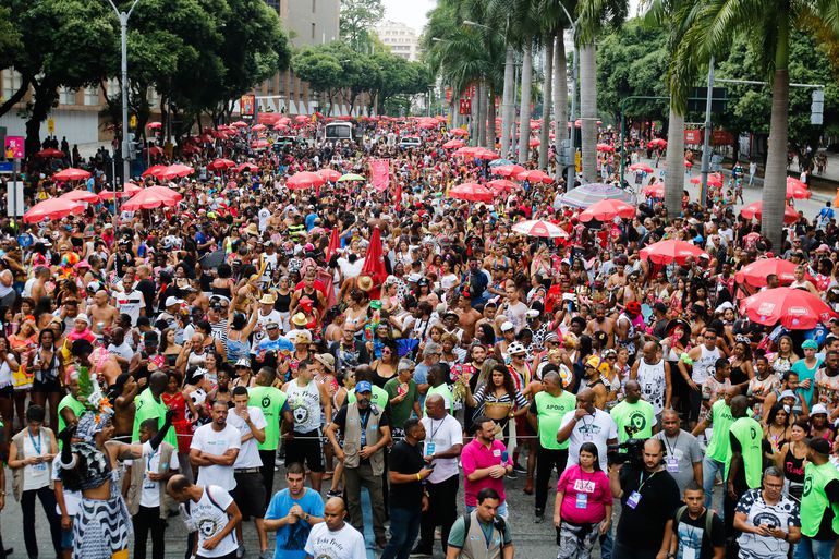 Carnaval 2020 deve movimentar R$ 8 bi na economia, diz CNC