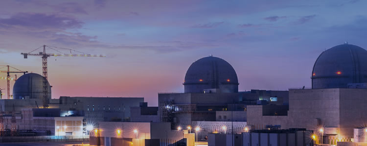 Emirados Árabes aprovam primeira central nuclear na região