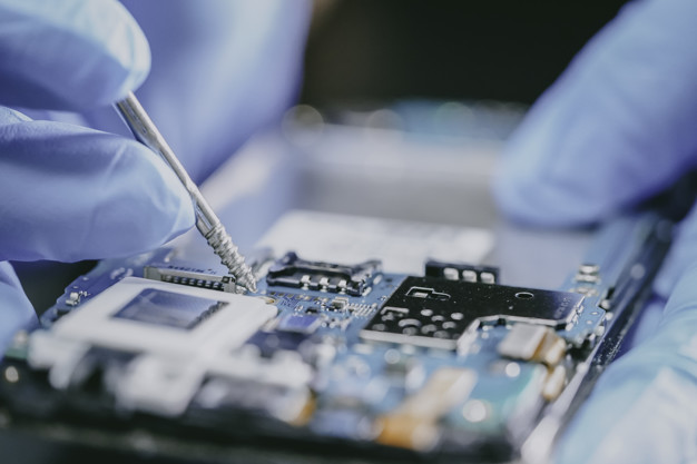 Procon pede a empresas de eletrônicos plano para falta de componentes