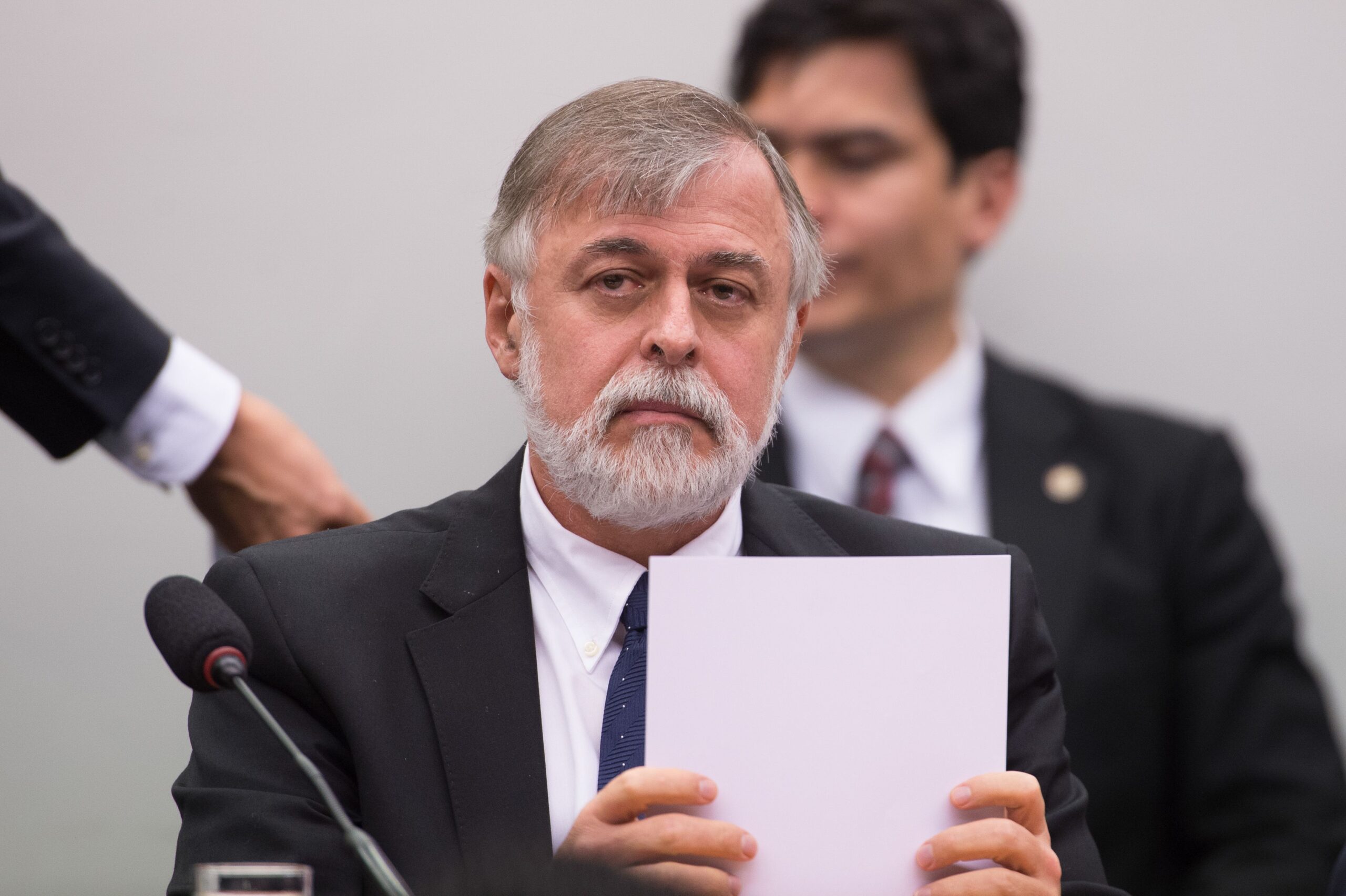 Suíça encerra processo contra ex-diretor da Petrobras e confisca US$ 1 milhão