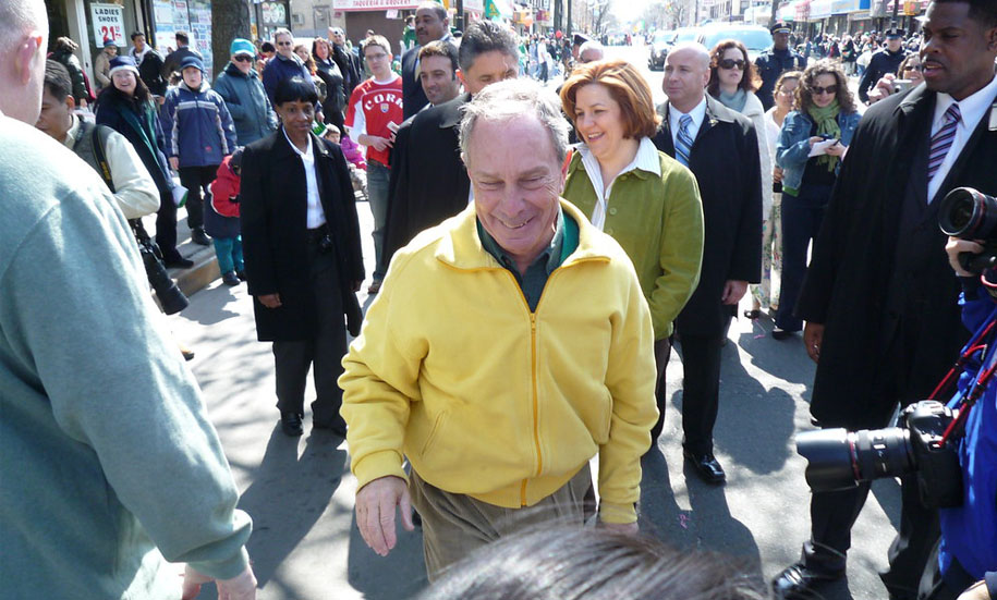 Trump e Bloomberg se chamam de racistas em plena campanha presidencial