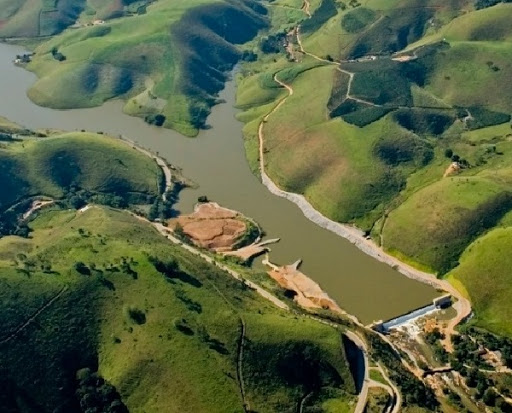 Aneel suspende operação de geradoras da Renova (RNEW11) devido às chuvas no ES