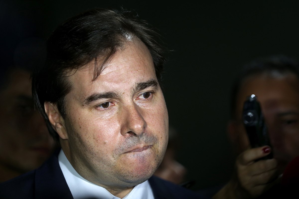 Congresso pode ter regime de contingenciamento, diz Maia