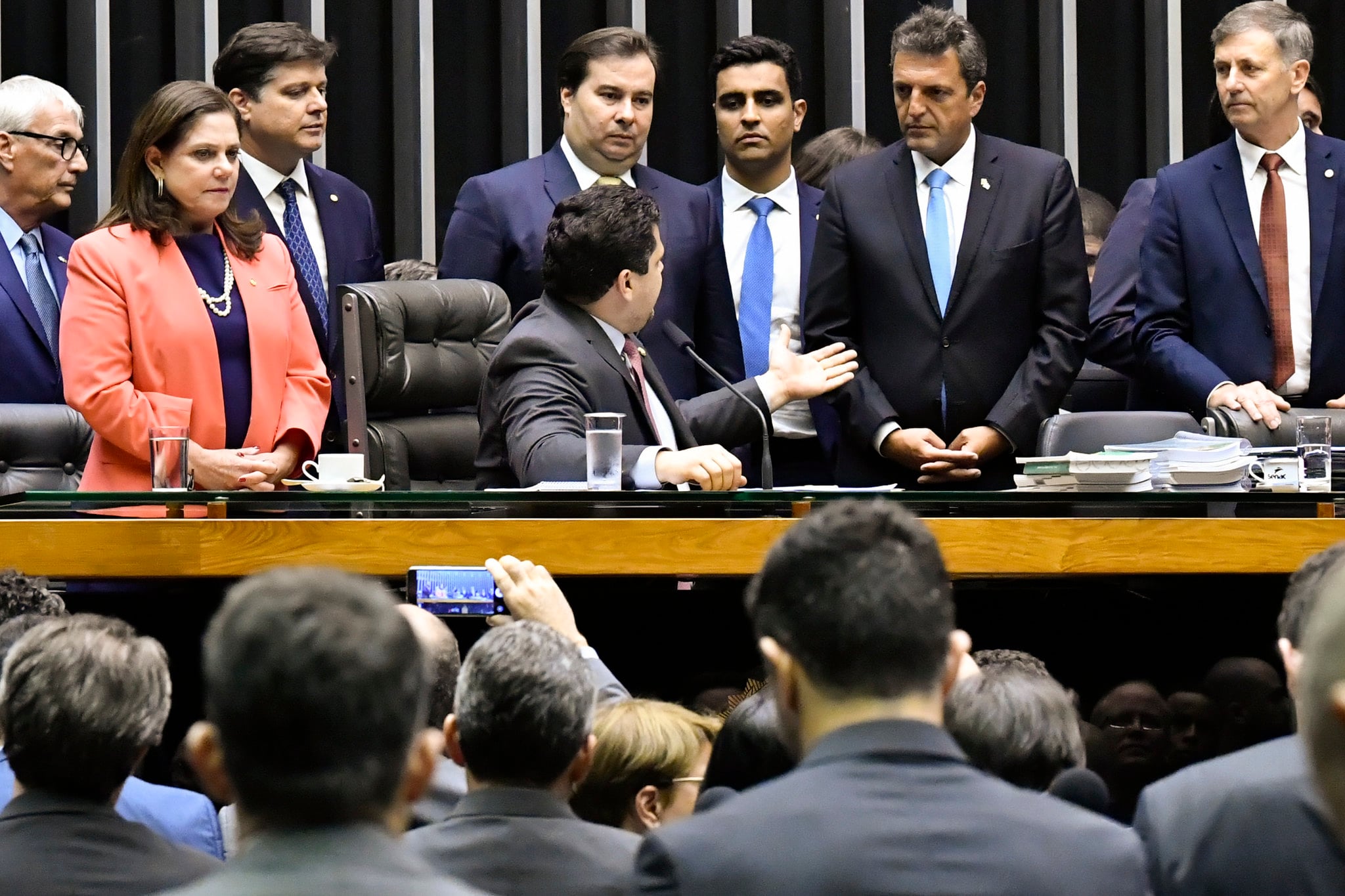 Congresso adapta orçamento à crise do coronavírus e permite que rombo de Estados ultrapasse R$ 30 bilhões