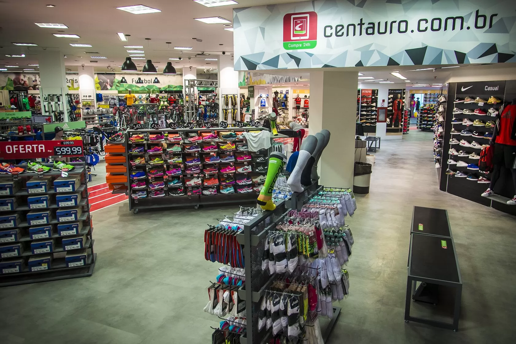 Centauro (CNTO3) aumenta capital social; Duratex (DTEX3) informa aquisição acionária