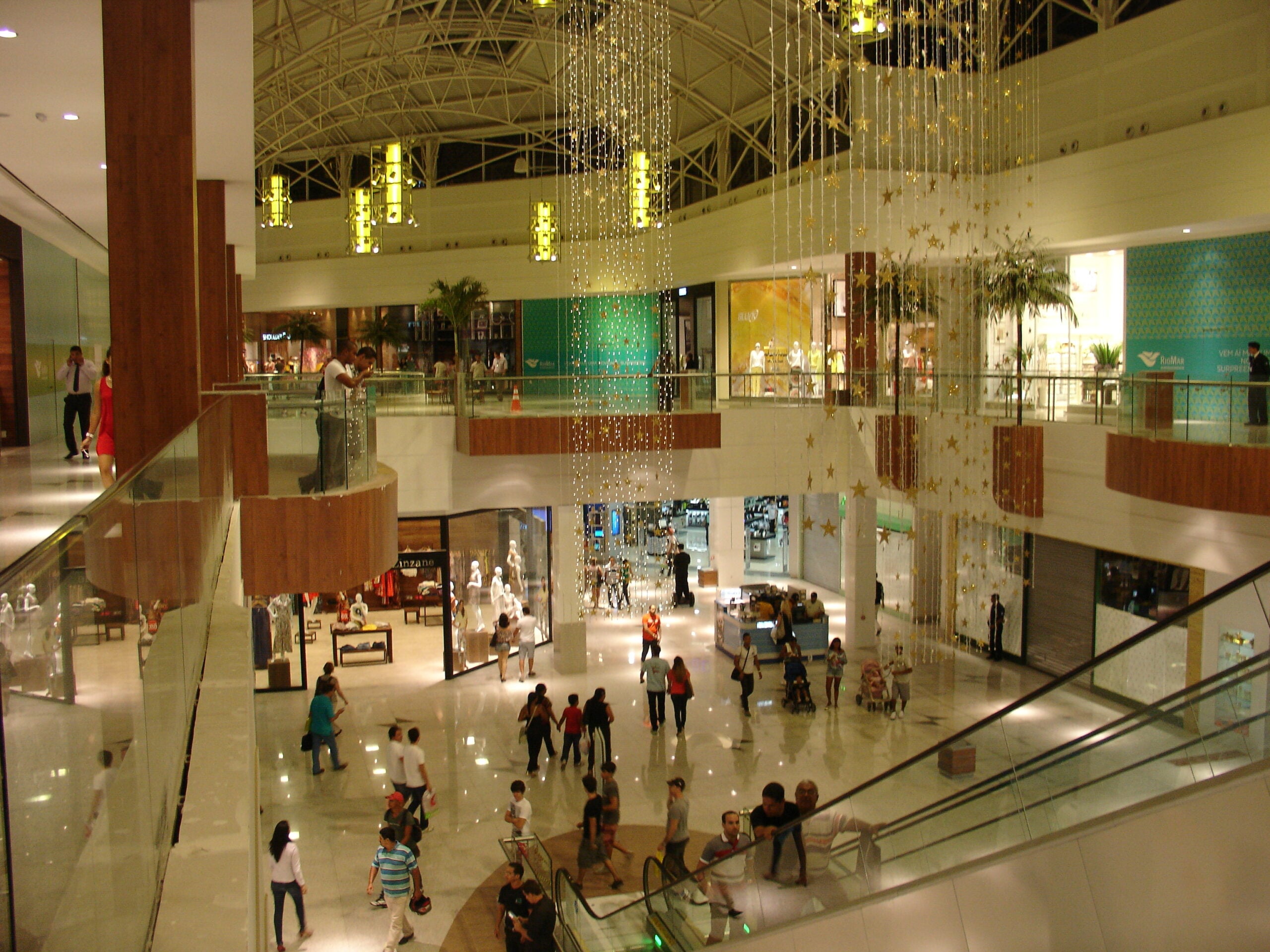 JHSF (JHSF3) reabre shopping; Petrorio (PRIO3) tem produção menor