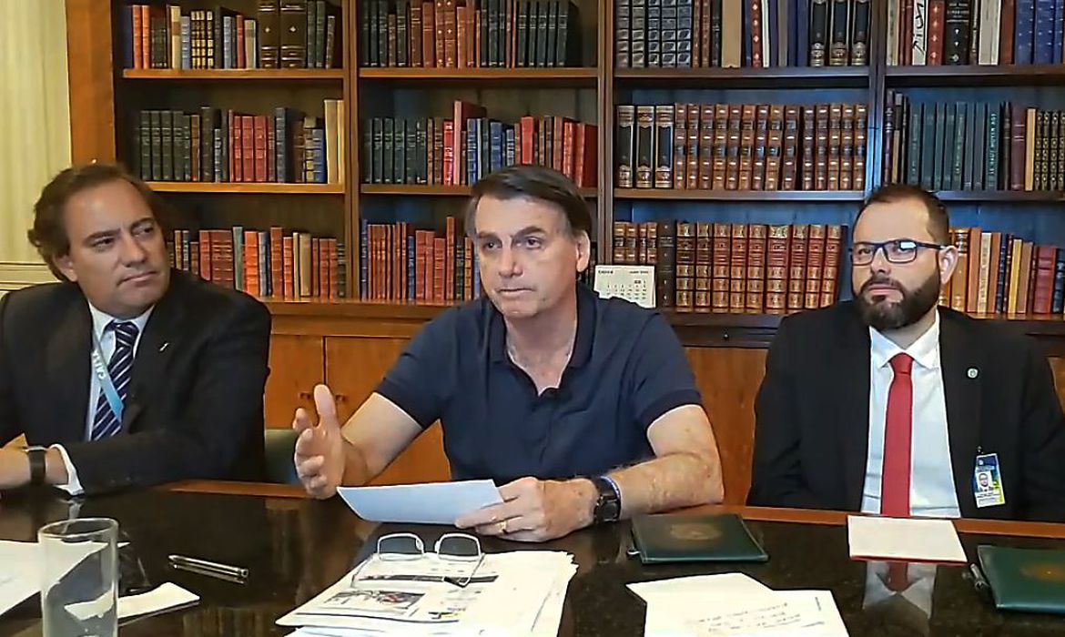 Bolsonaro diz em live: “Queremos privatizar ‘muita coisa’, mas não é fácil”