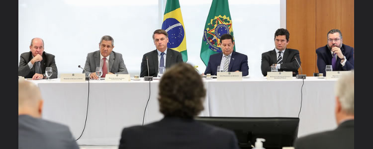 Em reunião ministerial, Bolsonaro avisou: “Vou interferir, ponto final”