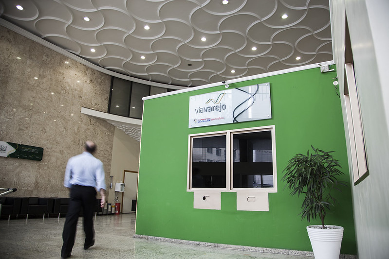 Via Varejo (VVAR3) aprova Raphael Klein para presidência do conselho