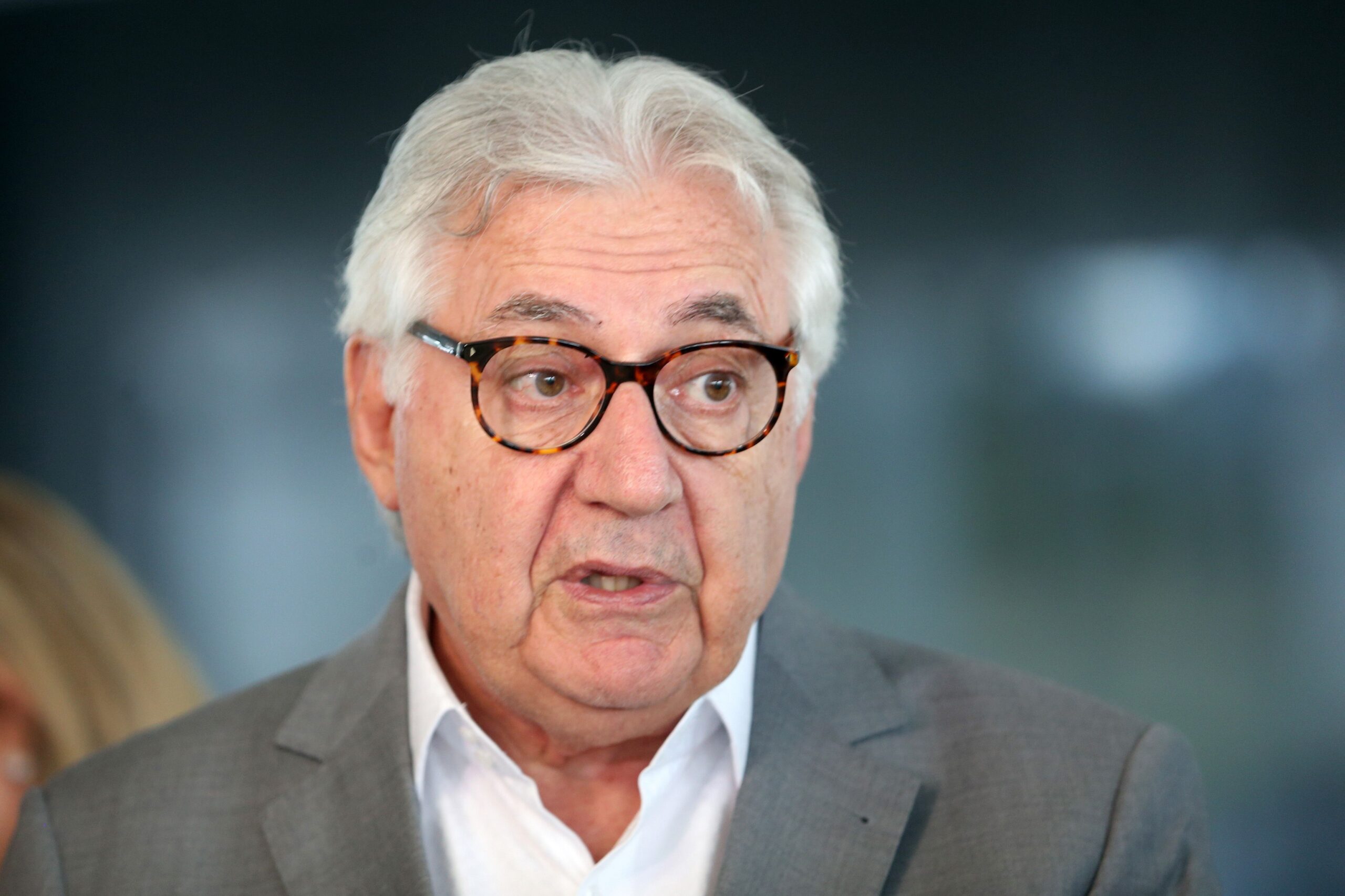 Ministério da Economia vai propor criação de “microimposto” digital