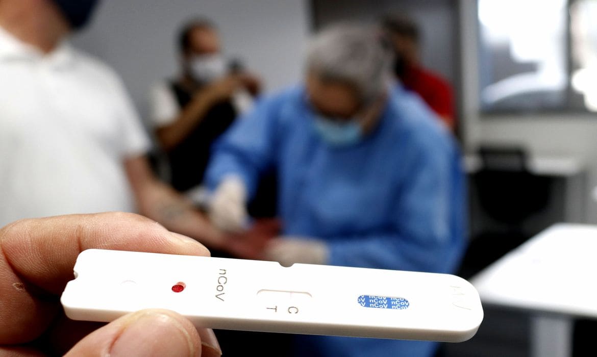 Ministros da Cidadania e Educação testam positivo para Covid-19