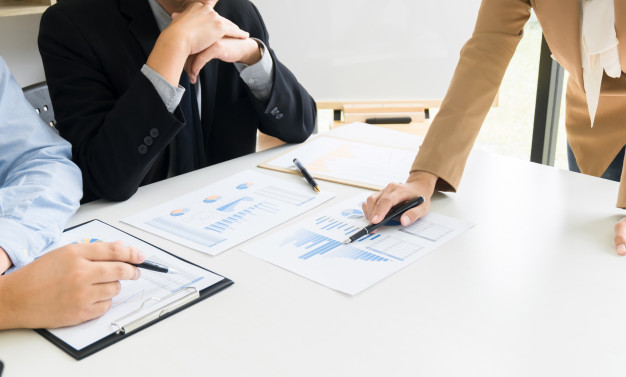 Empresas buscam recursos em filiais; veja outros destaques