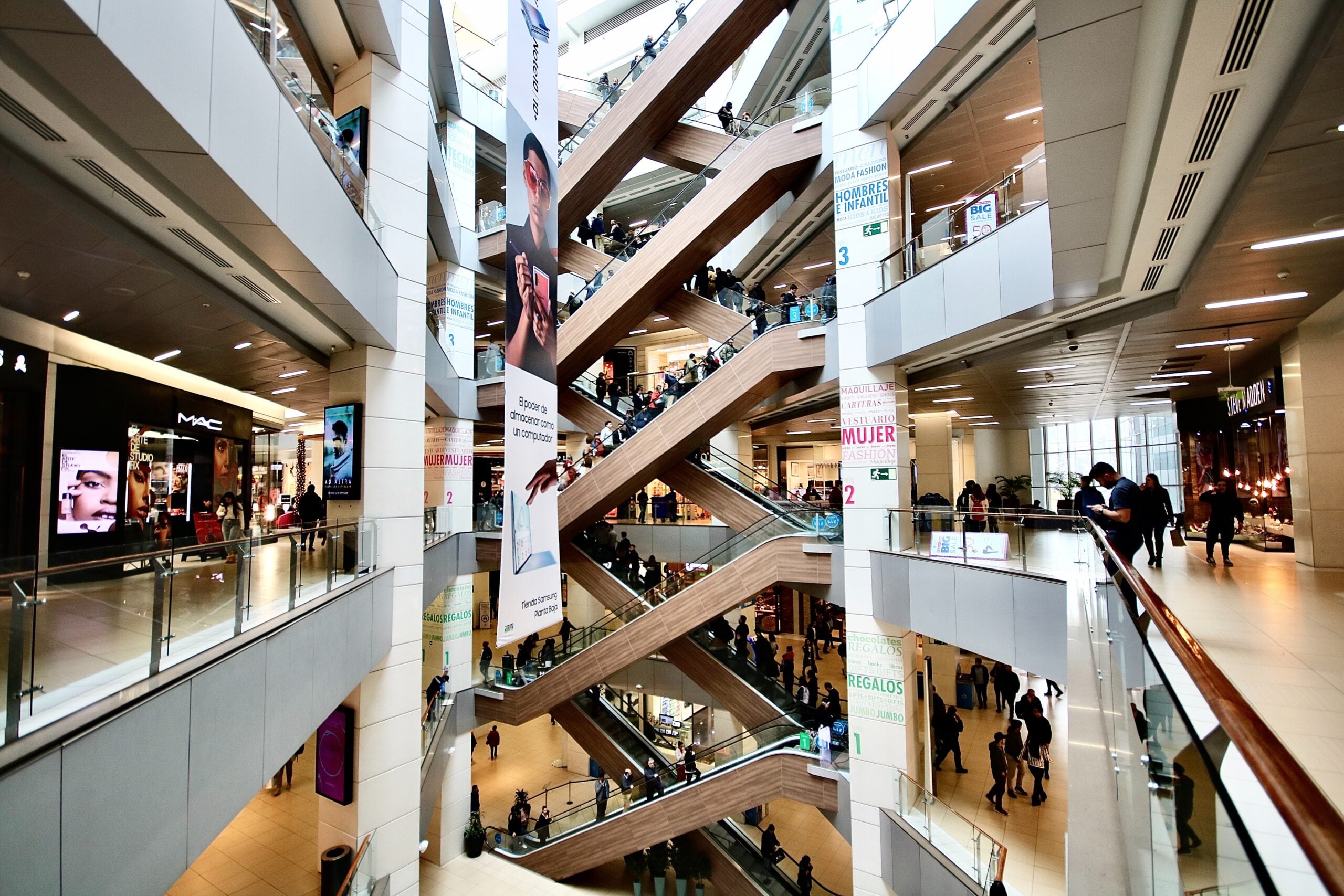 FII: MALL11 e HSML11 comunicam reabertura de shoppings