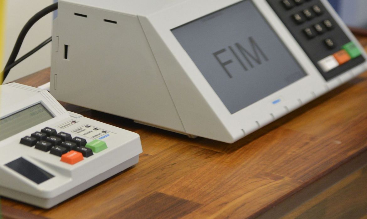 Positivo (POSI3) vence licitação de R$ 799,9 mi e fornecerá urnas para 2022