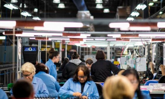 Confiança do consumidor americano cai 14% em relação a maio