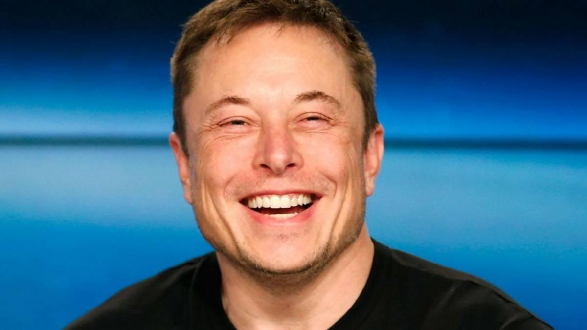 Twitter: Elon Musk cogita cobrar de usuários corporativos e governamentais