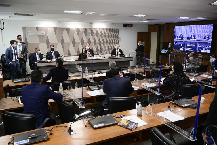 CPI: Advogado da Precisa se cala sobre irregularidades na compra de vacina