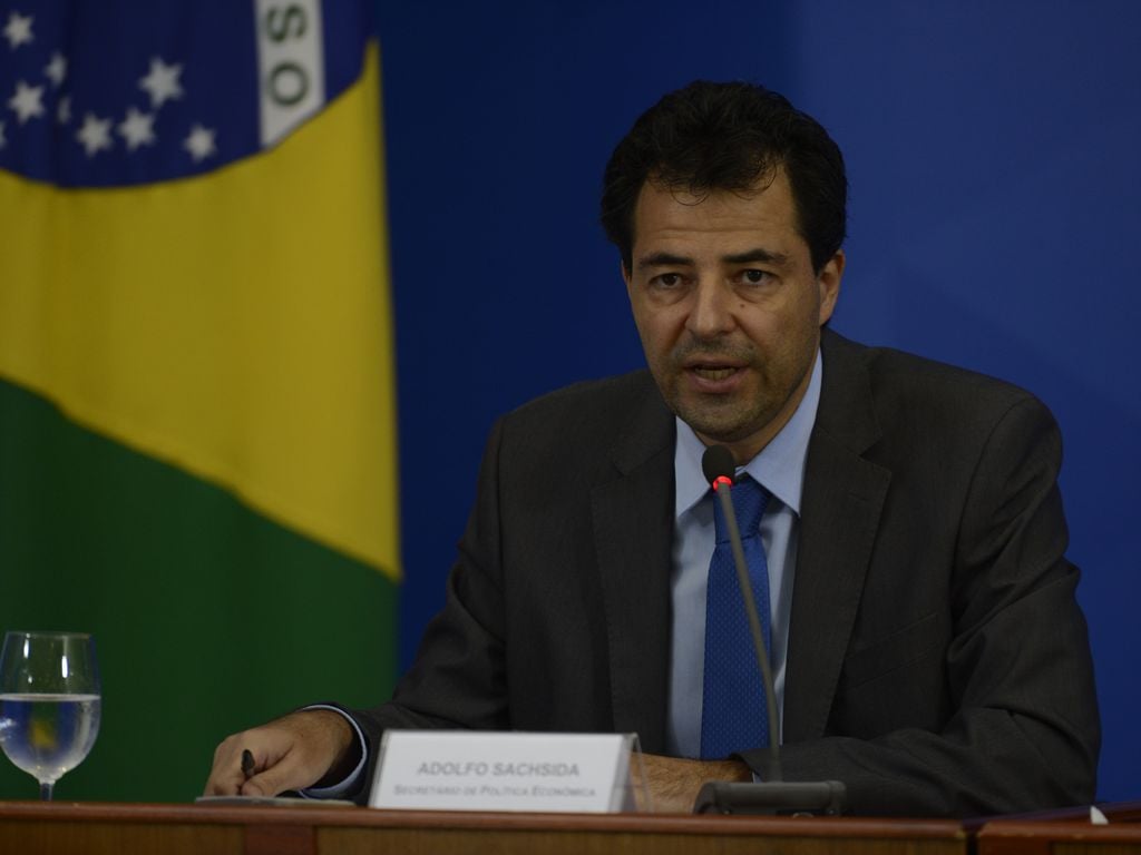 Petrobras (PETR4): ministro diz não ser possível ao governo intervir no preço dos combustíveis