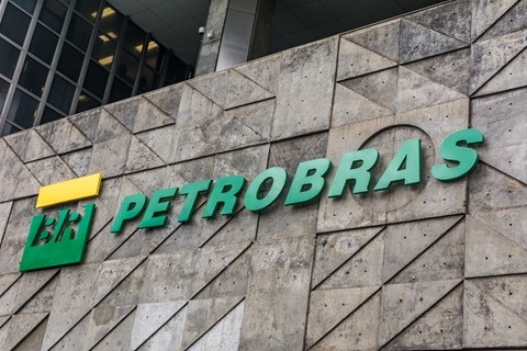Petrobras (PETR4) fecha novos contratos para fornecer nafta à Braskem (BRKM5)