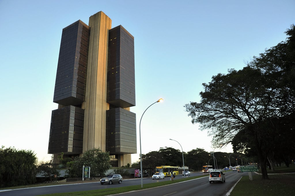 Boletim Focus: projeções para IPCA, PIB e câmbio têm leve variação