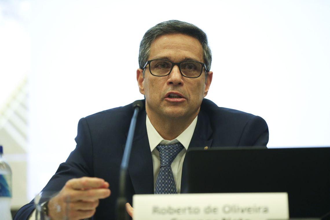 Presidente do BC alerta para risco de novo estímulo fiscal