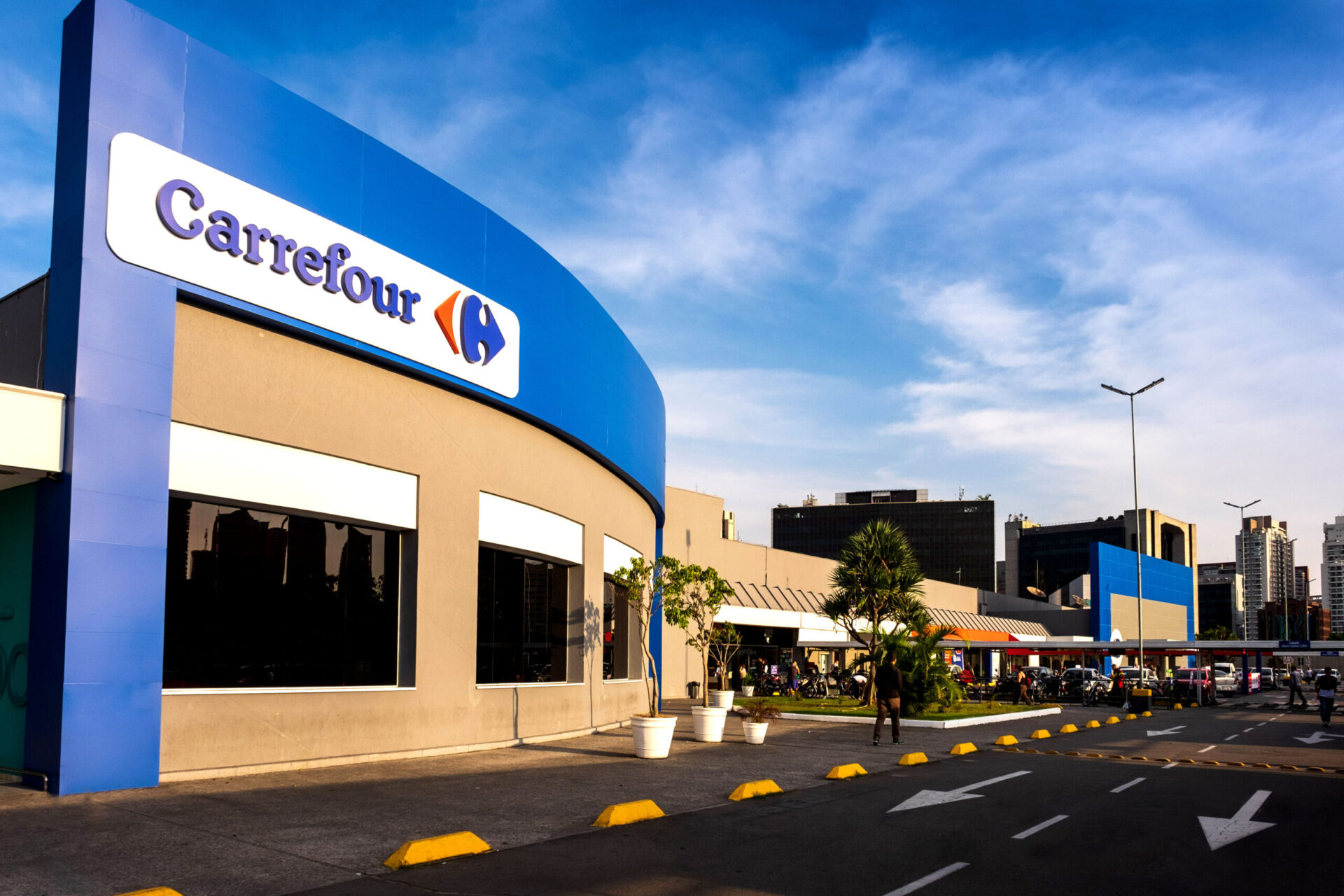 Carrefour (CRFB3) registra queda de 15,8% no lucro no 1TRI20