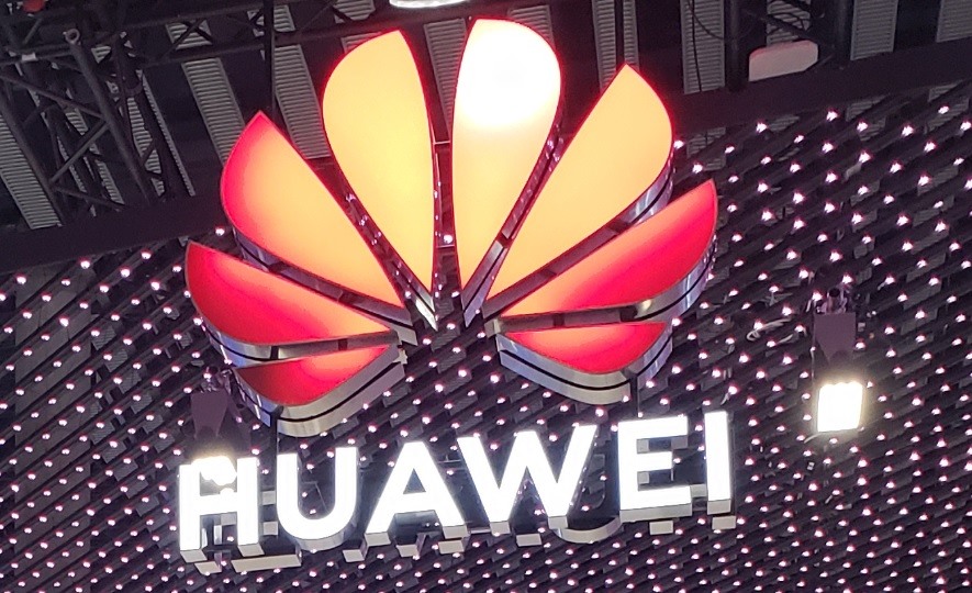 EUA estudam novas restrições à gigante de tecnologia Huawei